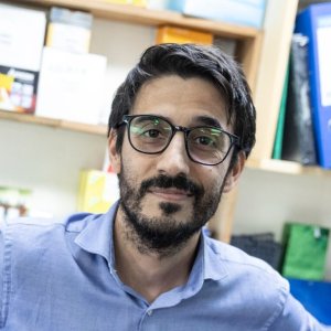 Dr. Gonzalo Tom&aacute;s
