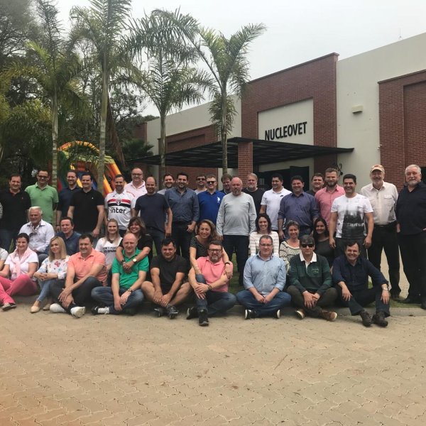 Nucleovet comemora Dia do Veterin�rio