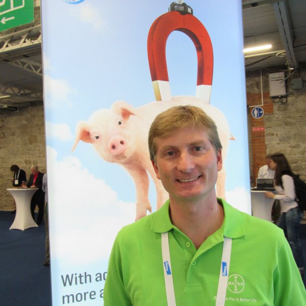  Bayer Sa�de Animal oferece jantar e show em comemora��o...