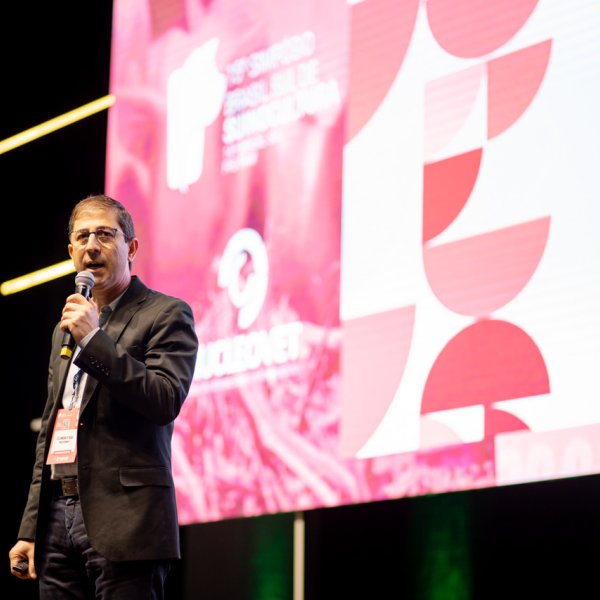 15� SBSS inicia com debates sobre legisla��o e bem-estar animal