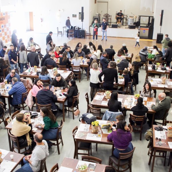 Feijoada Solid�ria arrecada mais de R$ 44 mil