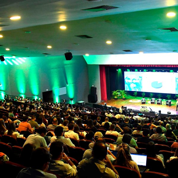 24� Simp�sio Brasil Sul de Avicultura inicia nesta...