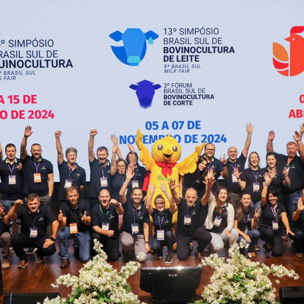 24� Simp�sio Brasil Sul de Avicultura re�ne mais de...