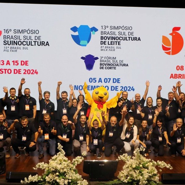 Ao celebrar 25 anos, Simp�sio Brasil Sul de Avicultura...