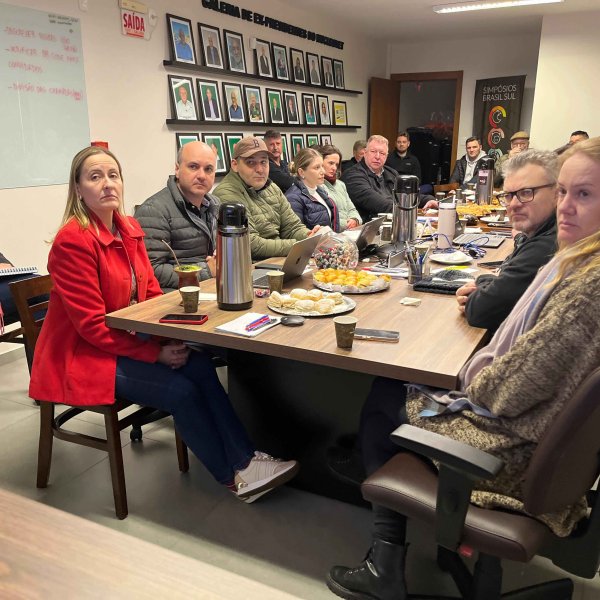 Simp&oacute;sio Brasil Sul de Avicultura alcan&ccedil;a excel&ecirc;ncia...