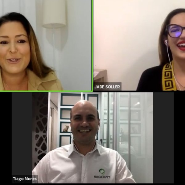 Embaixadora da Dieta Carn�vora em  Live Nucleovet defende...