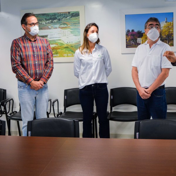 Nucleovet faz doa��o ao Hospital Regional do Oeste