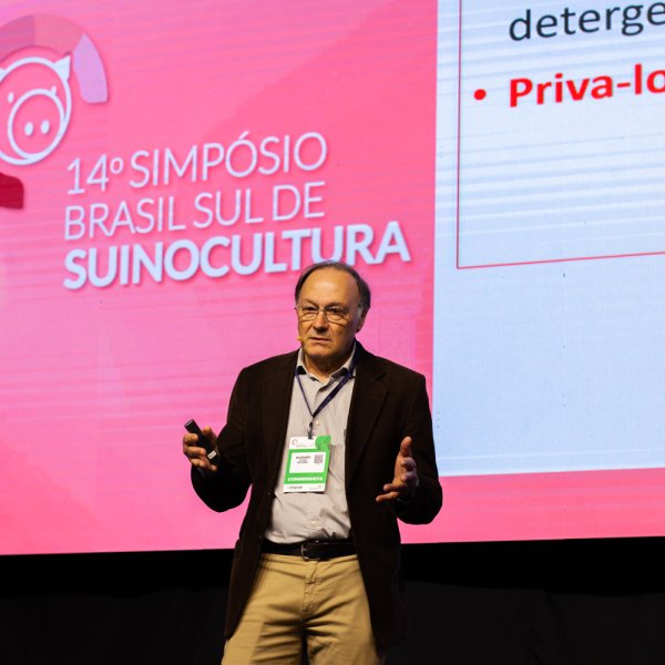 Import�ncia da biosseguridade interna abre debates do 2� dia do 14� SBSS 