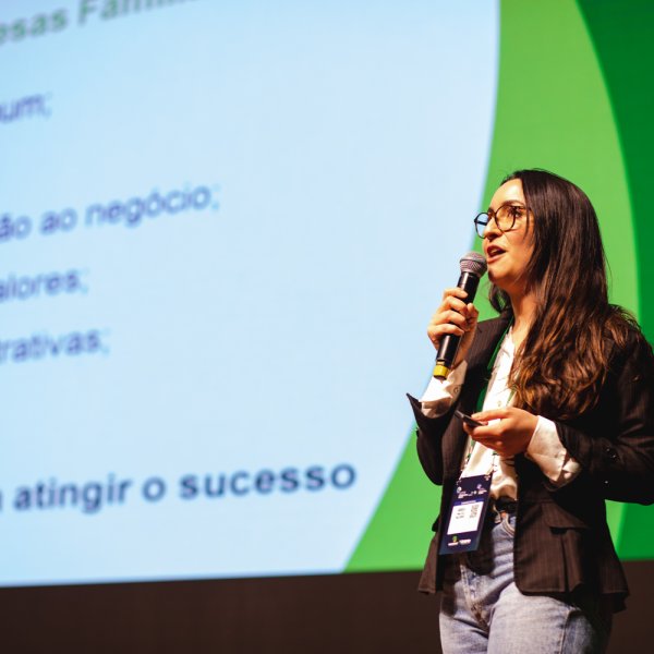 Manuela Sallis explana sobre a import�ncia da sucess�o...