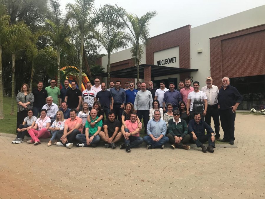 Nucleovet comemora Dia do Veterin&aacute;rio