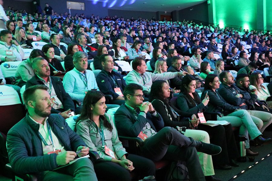 Vacinas e biosseguran&ccedil;a encerram debates do 15&ordm; SBSS