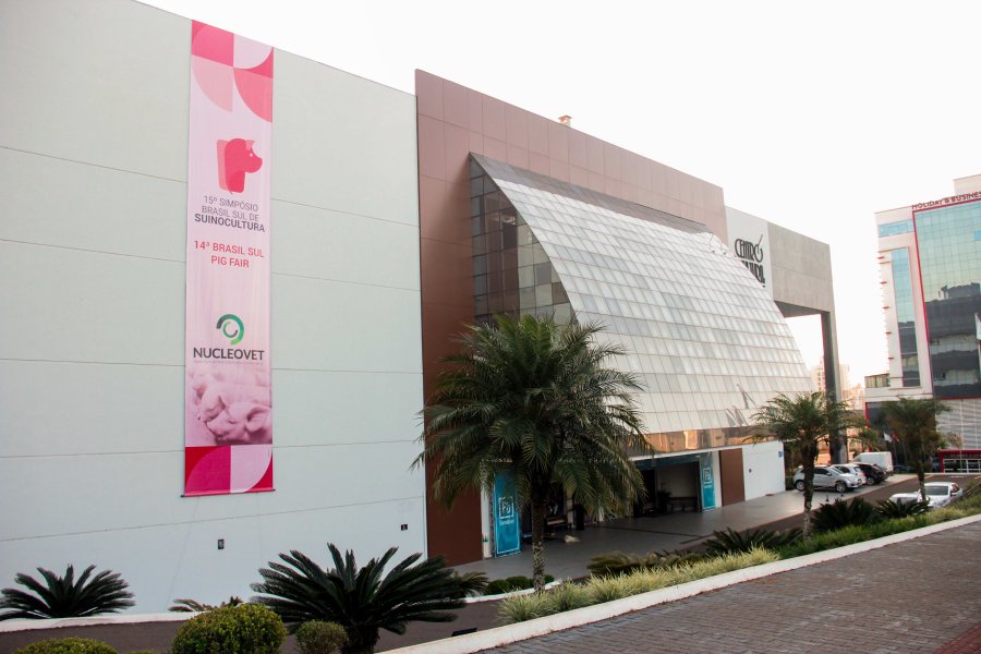 O MAIOR DO SETOR: 16&ordm; Simp&oacute;sio Brasil Sul de Suinocultura inicia nesta ter&ccedil;a-feira, 13, em Chapec&oacute;