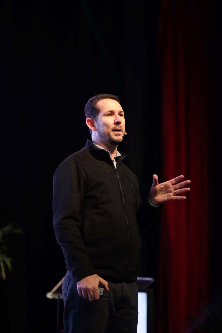 Como superar a escassez de m&atilde;o de obra na suinocultura foi abordado no 16&ordm; SBSS