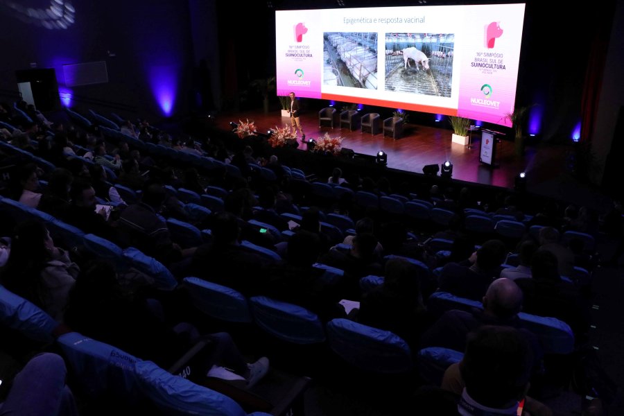 Dr. Geraldo Alberton e o Ph.D. Andres Gomez apresentam estrat&eacute;gias para a imunidade herdada e a microbiota intestinal