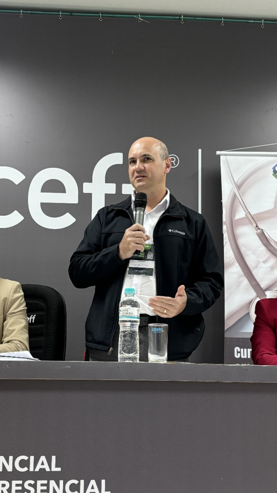 CRMV/SC homenageia Nucleovet por contribui&ccedil;&atilde;o &agrave; Medicina Veterin&aacute;ria