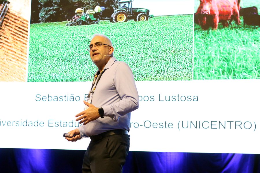 Debates sobre integra&ccedil;&atilde;o entre gr&atilde;os e pecu&aacute;ria e o futuro da carne bovina abrem 5&ordm; F&oacute;rum Brasil Sul de Bovinocultura 