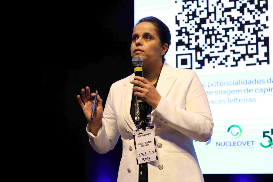 Simp&oacute;sio debate estrat&eacute;gias para tornar a produ&ccedil;&atilde;o de leite mais eficiente e sustent&aacute;vel