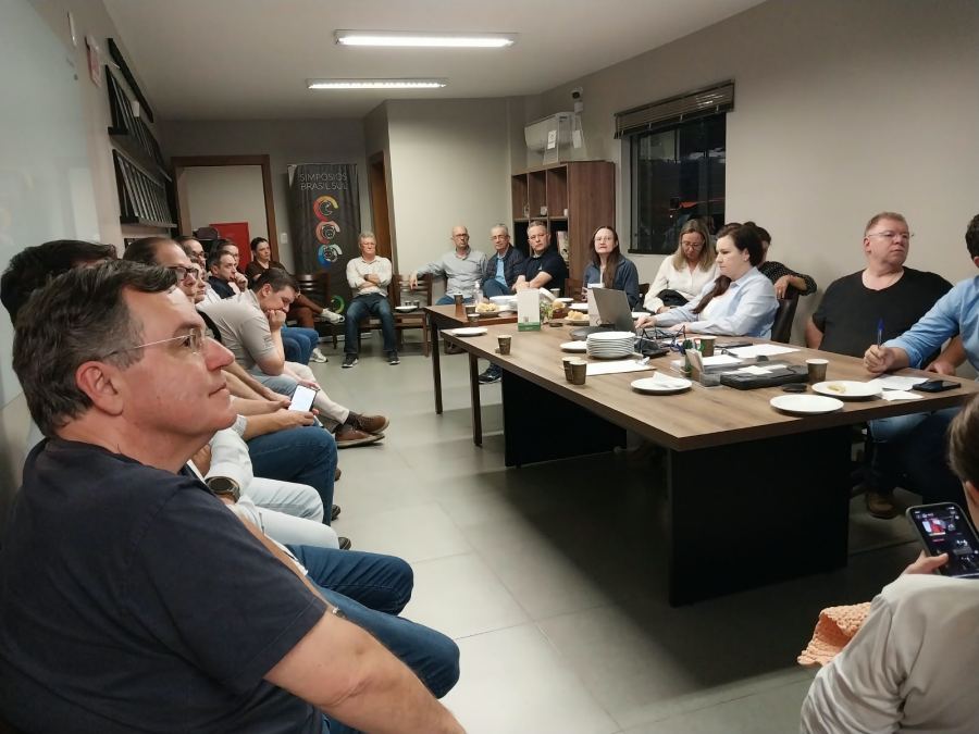 O N&uacute;cleo Oeste de M&eacute;dicos Veterin&aacute;rios e Zootecnistas (Nucleovet) chega aos 55 anos em 2026 com uma hist&oacute;ria associada &agrave; evolu&ccedil;&atilde;o da medicina veterin&aacute;ria, da zootecnia e da produ&ccedil;&atilde;o animal no Oeste ca