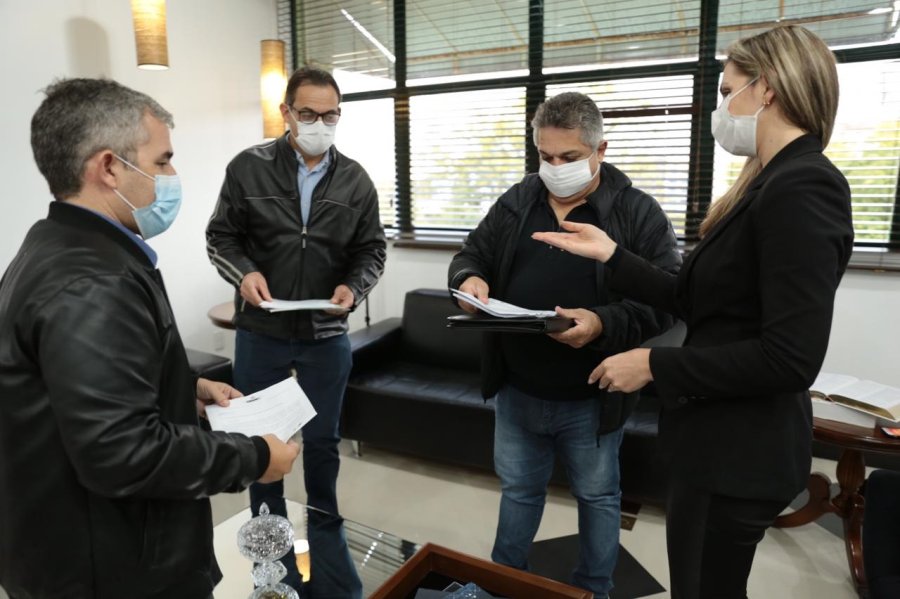 CRMV-SC e Nucleovet pedem prioridade para vacina&ccedil;&atilde;o contra covid-19