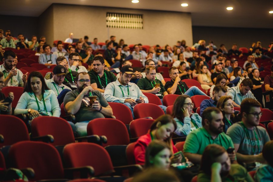 Palestras sobre gado jovem e produ&ccedil;&atilde;o sustent&aacute;vel encerram 2&ordm; dia do SBSBL