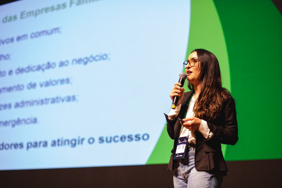 Manuela Sallis explana sobre a import&acirc;ncia da sucess&atilde;o familiar no 11&ordm; SBSBL
